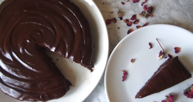 paleo flourless chocolate cake gluten-free dairy-free refined sugar-free